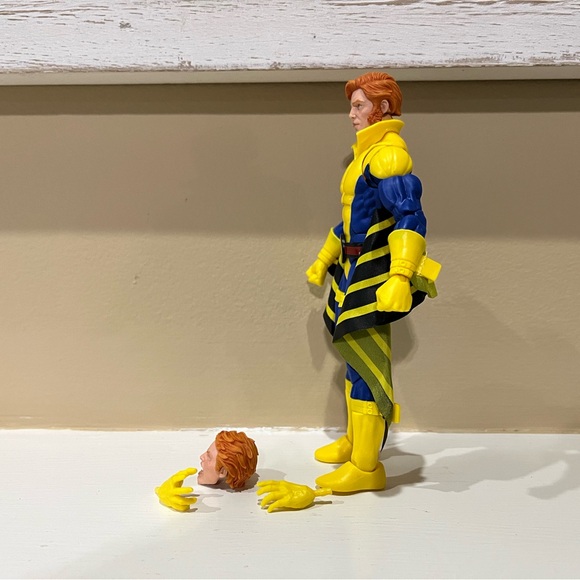 Marvel Legends X-Men Banshee Action Figure Toy - Picture 4 of 4